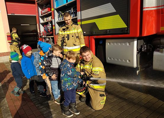 Grafika 26: Z WIZYTĄ U STRAŻAKÓW