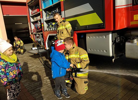 Grafika 28: Z WIZYTĄ U STRAŻAKÓW