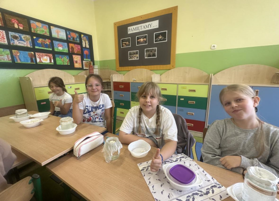 Uczniowie klasy III założyli hodowlę fasoli