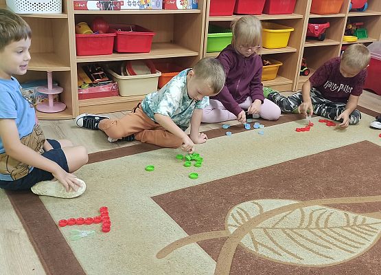 Grafika 6: Ćwiczymy małą motorykę.