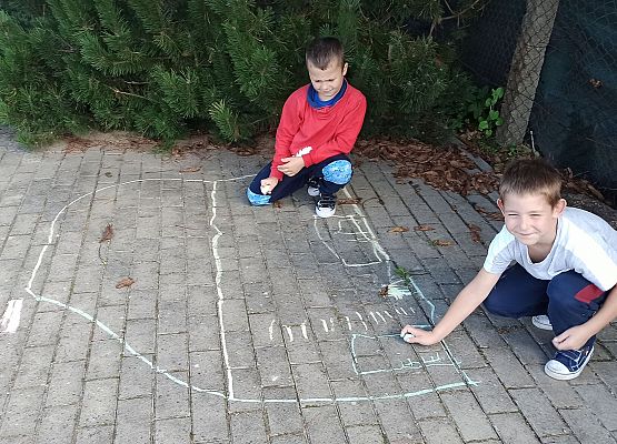 Grafika 10: Ćwiczymy małą motorykę.