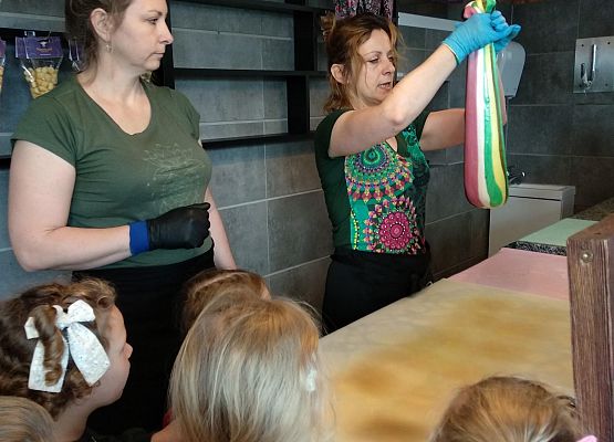 Grafika 6: SŁODKA WYCIECZKA