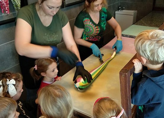 Grafika 7: SŁODKA WYCIECZKA