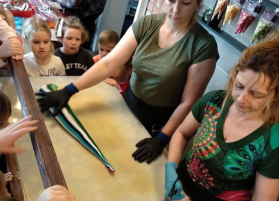 Grafika 9: SŁODKA WYCIECZKA