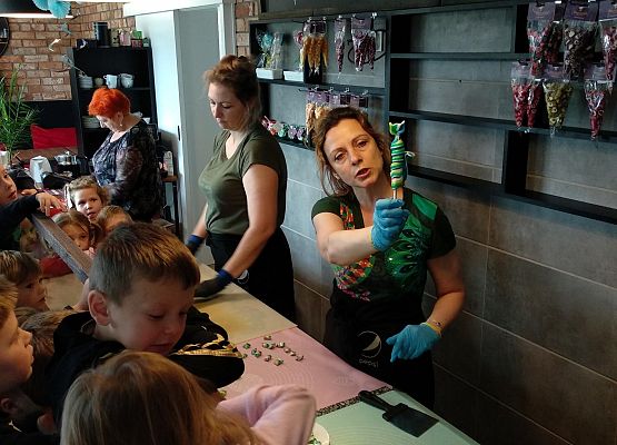 Grafika 10: SŁODKA WYCIECZKA