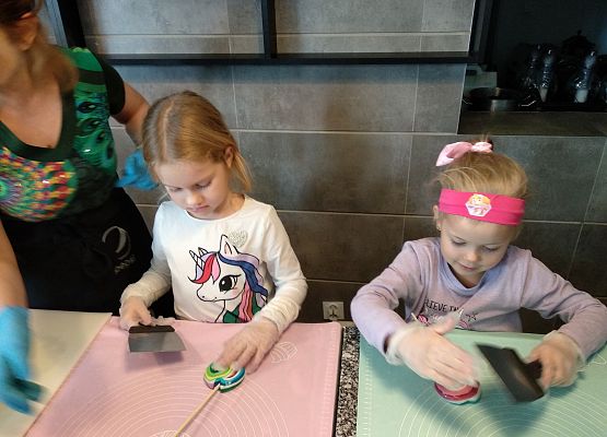 Grafika 11: SŁODKA WYCIECZKA