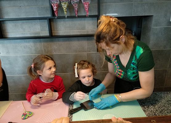 Grafika 13: SŁODKA WYCIECZKA