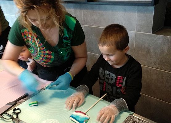 Grafika 16: SŁODKA WYCIECZKA