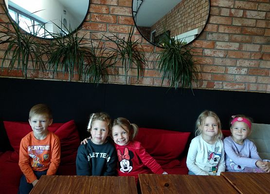 Grafika 18: SŁODKA WYCIECZKA