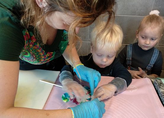 Grafika 19: SŁODKA WYCIECZKA