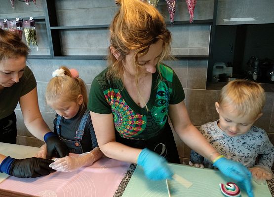 Grafika 20: SŁODKA WYCIECZKA