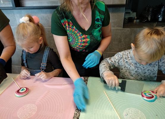 Grafika 21: SŁODKA WYCIECZKA