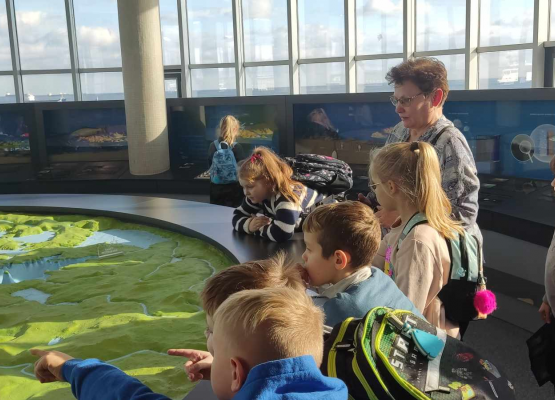 Zajęciach zorganizowanych na terenie Akwarium Gdyńskiego w ramach projektu Od Bałtyku do Atlantyku