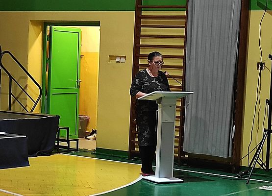 Pokaz programu słowno- muzycznego przygotowanego przez nauczycieli i uczniów naszej szkoły z okazji 20lecia nadania imienia szkole.