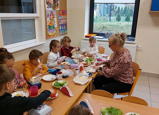 Grafika 8: ZDROWE KANAPKI