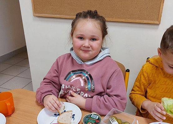 Grafika 21: ZDROWE KANAPKI