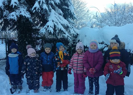 Grafika 1: ZABAWY NA ŚNIEGU