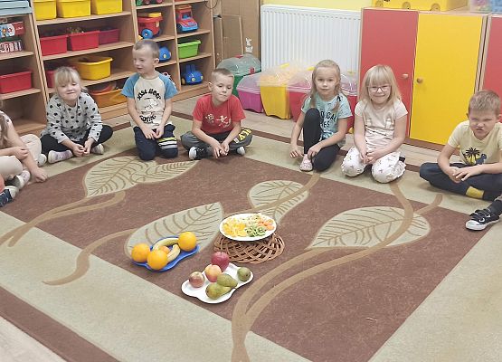 Grafika 1: Jemy owoce i warzywa