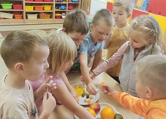 Grafika 3: Jemy owoce i warzywa