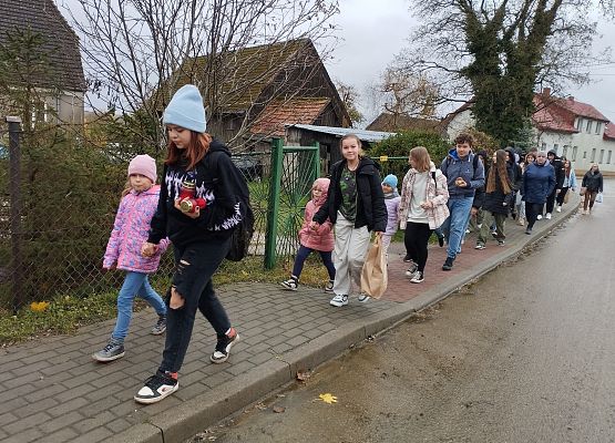 Grafika 1: "Szkoła Pamięta" - odwiedzamy Cmentarz