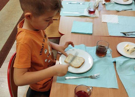 Grafika 1: Bufet śniadaniowy