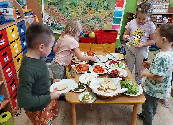 Grafika 15: Bufet śniadaniowy