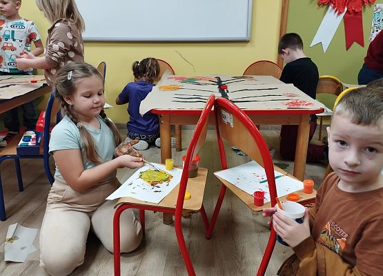 Grafika 8: Jesienne drzewa