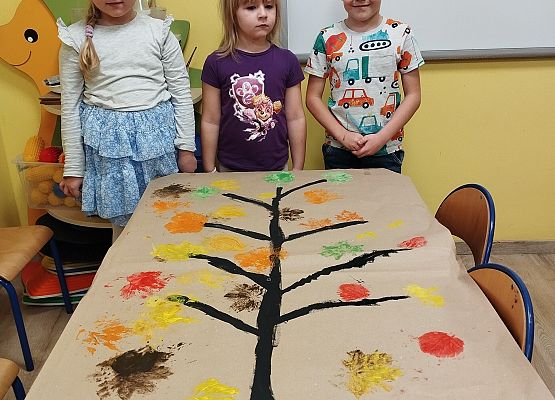 Grafika 17: Jesienne drzewa