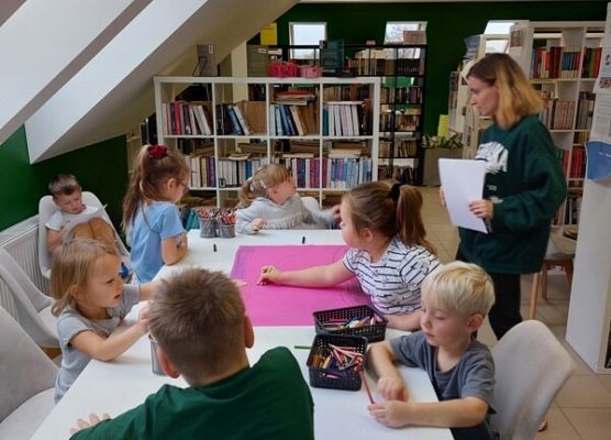 Grafika 4: SPOTKANIA Z KSIĄŻKĄ