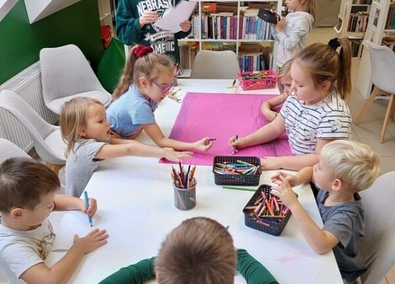 Grafika 5: SPOTKANIA Z KSIĄŻKĄ