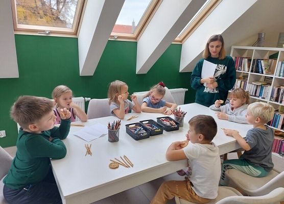 Grafika 17: SPOTKANIA Z KSIĄŻKĄ