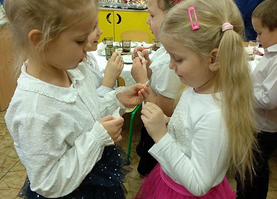 Grafika 24: WIGILIJNY CZAS