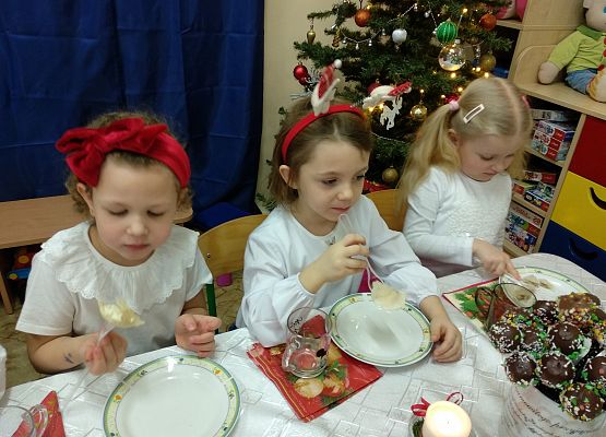 Grafika 33: WIGILIJNY CZAS