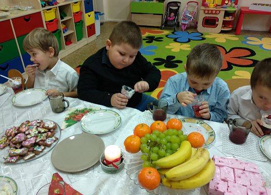 Grafika 42: WIGILIJNY CZAS