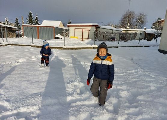 Grafika 2: KOCHAMY ZABAWY NA ŚNIEGU