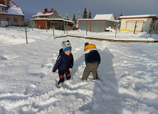 Grafika 1: KOCHAMY ZABAWY NA ŚNIEGU