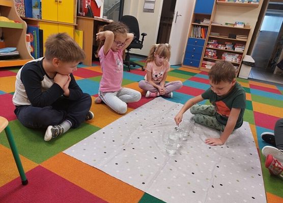 Grafika 16: EKSPERYMENTUJEMY