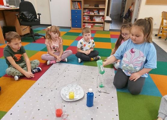 Grafika 18: EKSPERYMENTUJEMY