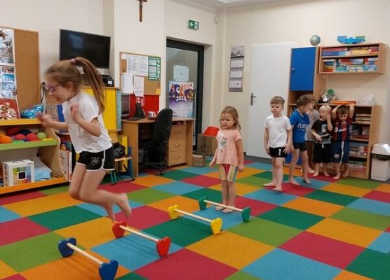 Grafika 12: SPORT TO RADOŚĆ I ZDROWIE