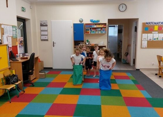 Grafika 13: SPORT TO RADOŚĆ I ZDROWIE