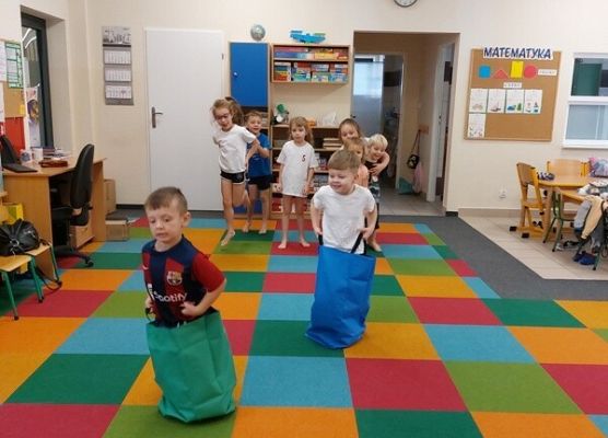 Grafika 17: SPORT TO RADOŚĆ I ZDROWIE