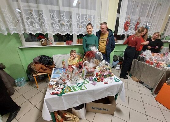 Grafika 5: KIERMASZ  ŚWIĄTECZNY