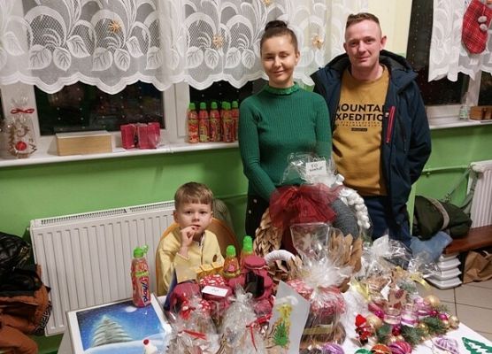 Grafika 6: KIERMASZ  ŚWIĄTECZNY