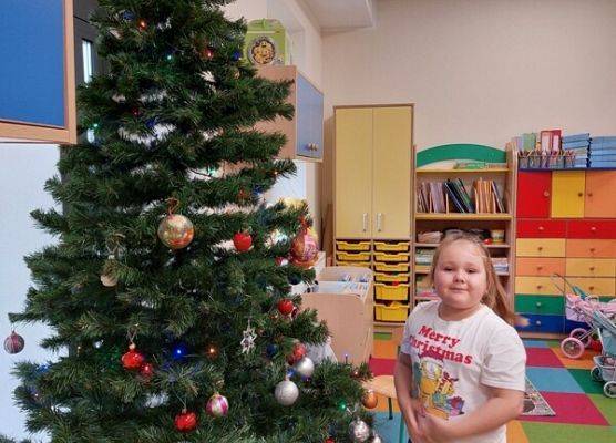 Grafika 3: ŚWIĘTA  TUŻ, TUŻ