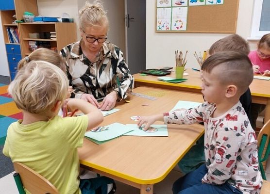 Grafika 10: ŚWIĘTA  TUŻ, TUŻ