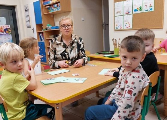 Grafika 11: ŚWIĘTA  TUŻ, TUŻ