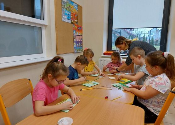 Grafika 13: ŚWIĘTA  TUŻ, TUŻ