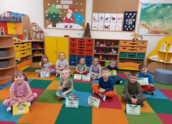 Grafika 22: ŚWIĘTA  TUŻ, TUŻ