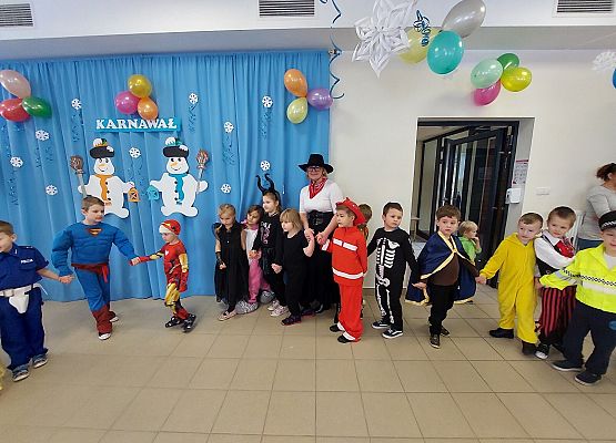 Grafika 34: Bal karnawałowy