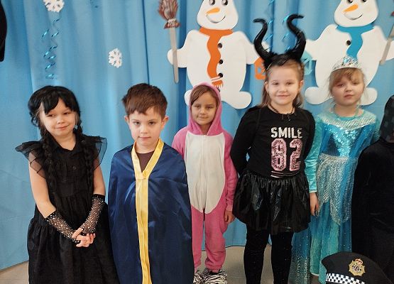 Grafika 2: Bal karnawałowy